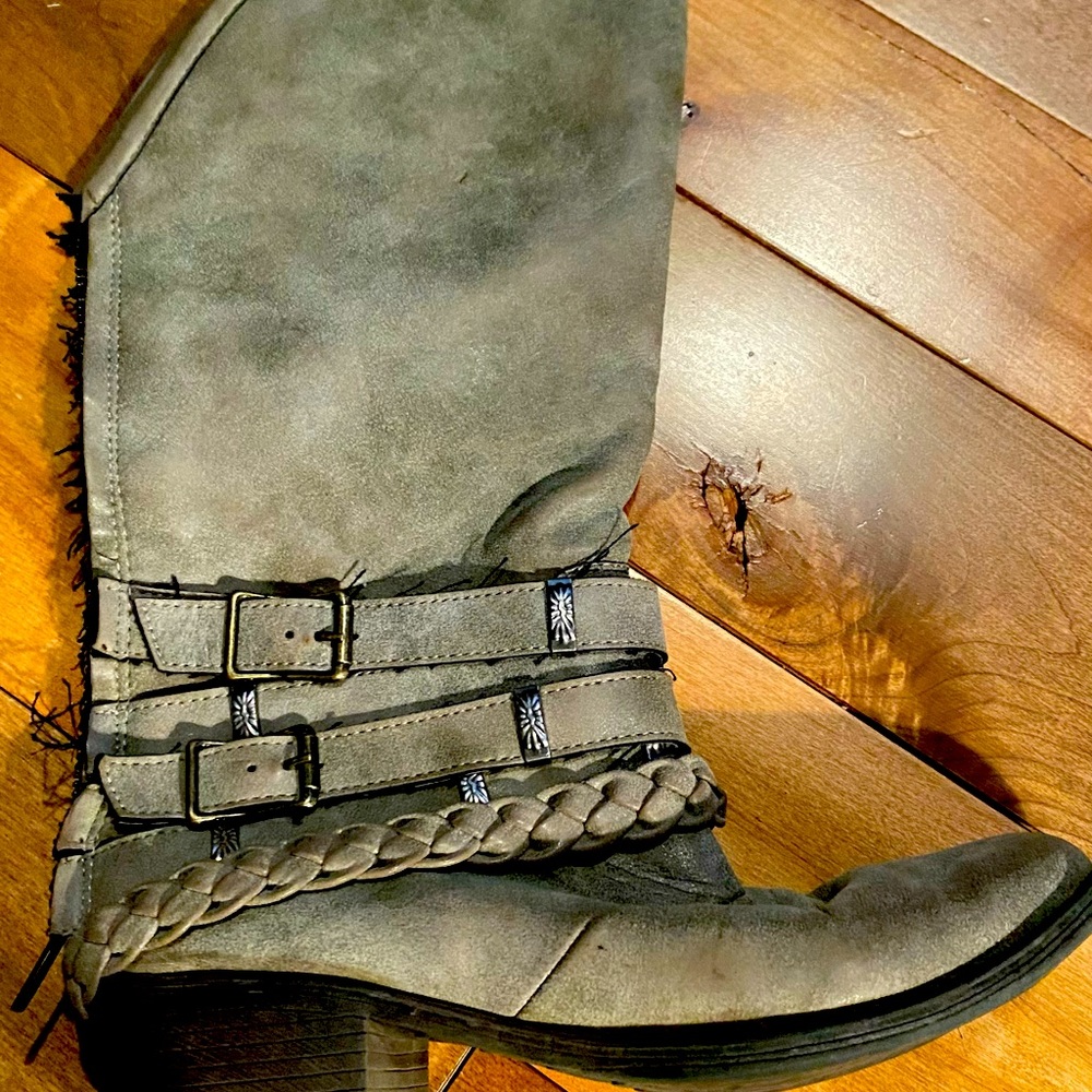 COPY - Cute boots well loved